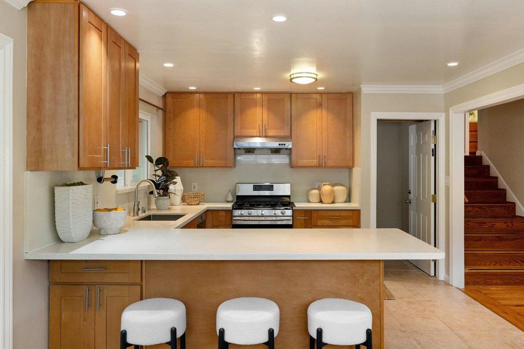 2240 Whitecliff Way Property Photo 11