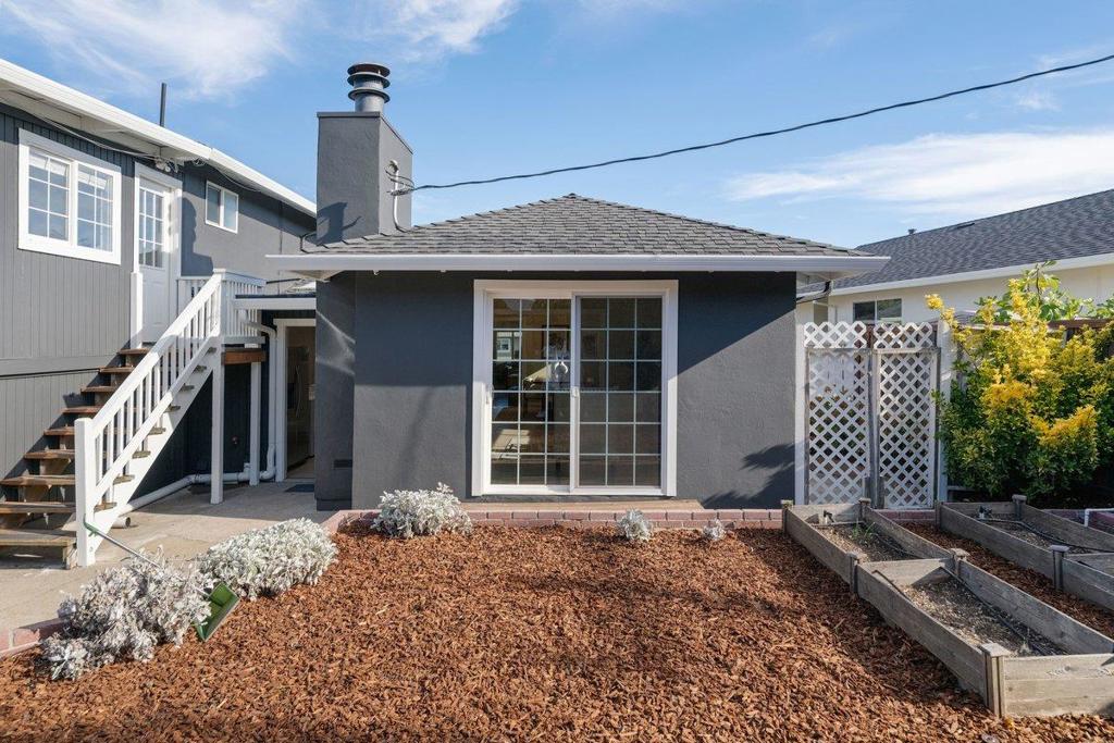2240 Whitecliff Way Property Photo 22
