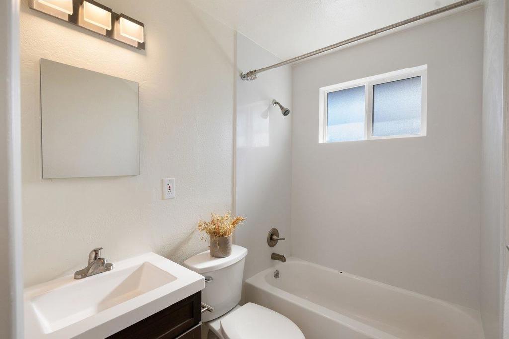 2240 Whitecliff Way Property Photo 29