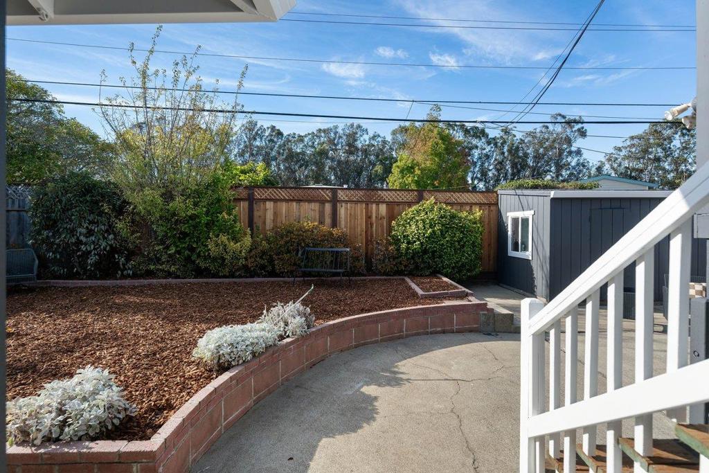 2240 Whitecliff Way Property Photo 44