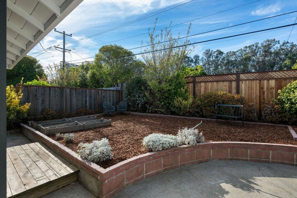 2240 Whitecliff Way Property Photo 45
