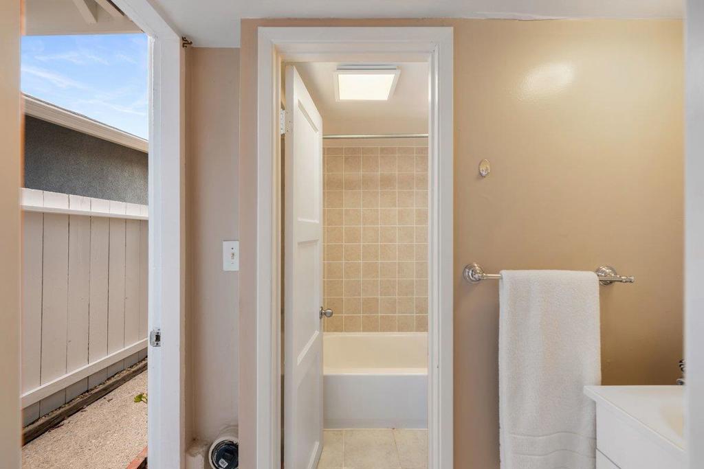 2240 Whitecliff Way Property Photo 53