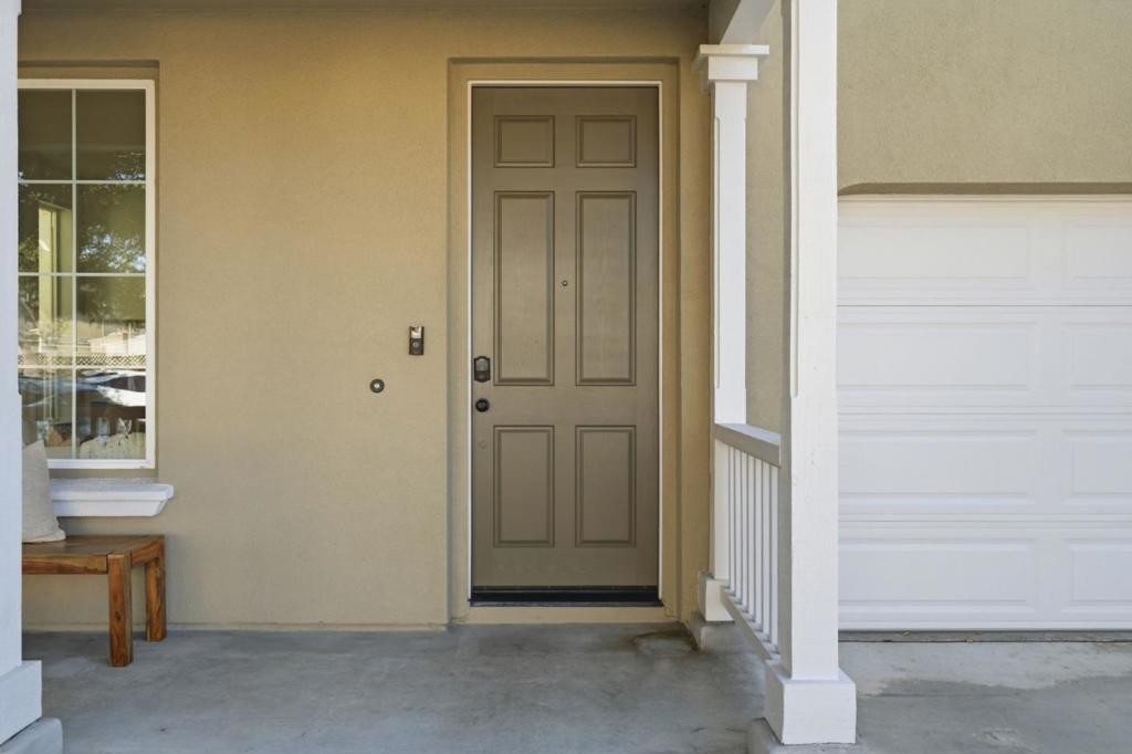 1873 Silkwood Lane Property Photo 4