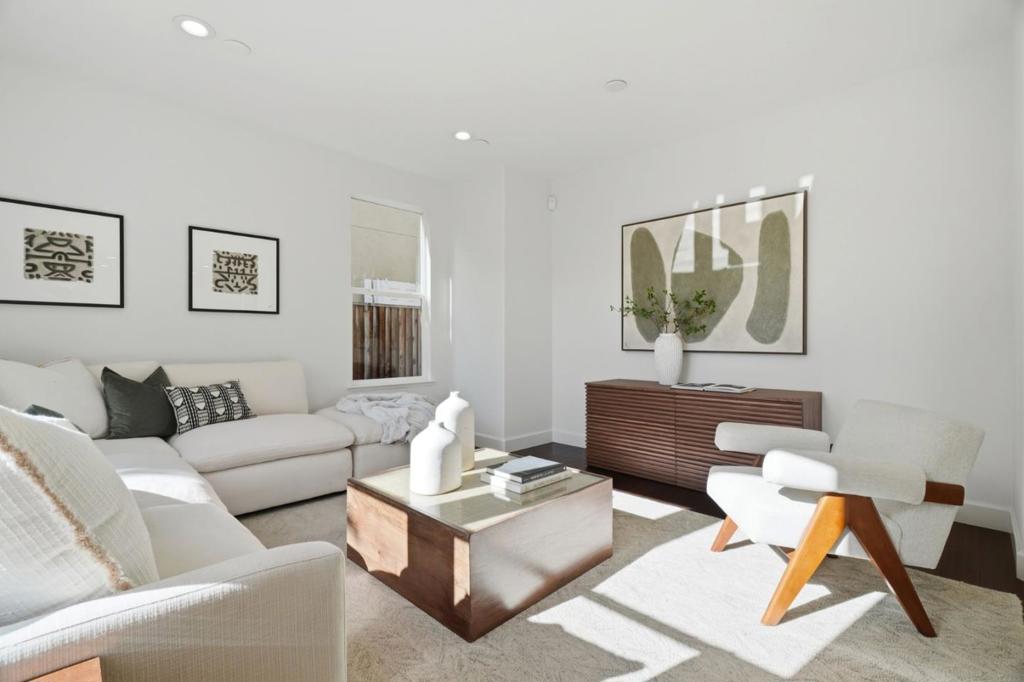 1873 Silkwood Lane Property Photo 13