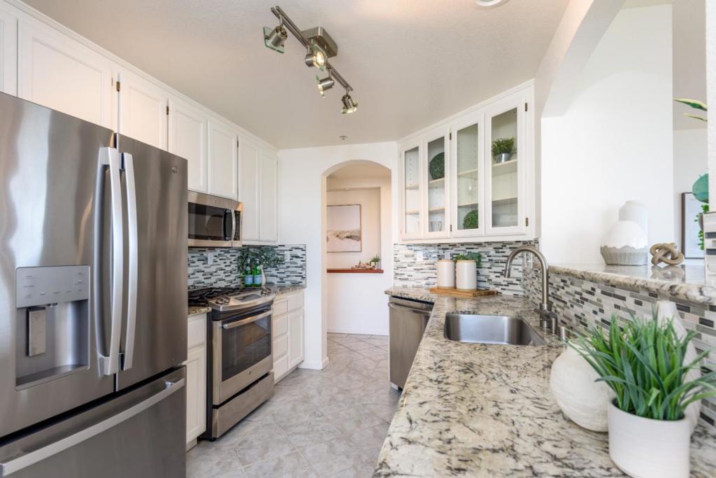 500 Baltic Circle 524 Property Photo 5