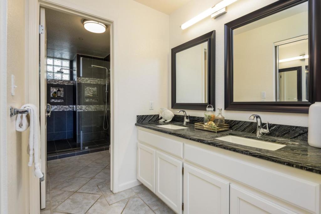 500 Baltic Circle 524 Property Photo 11