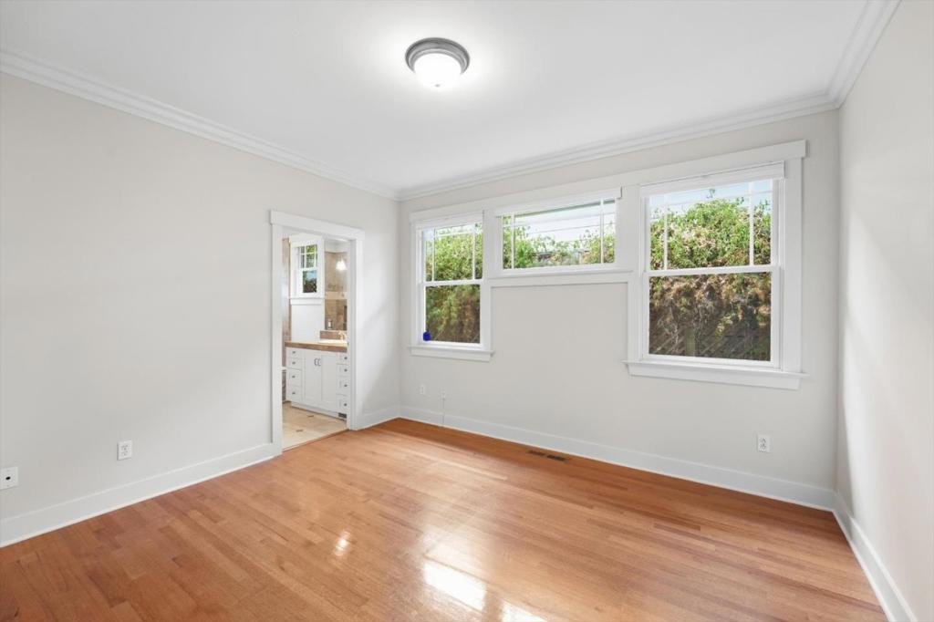 27 Cross Way Property Photo 13