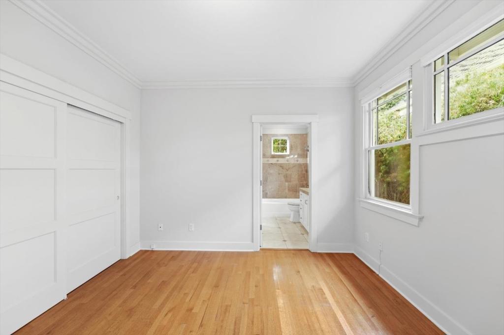 27 Cross Way Property Photo 14