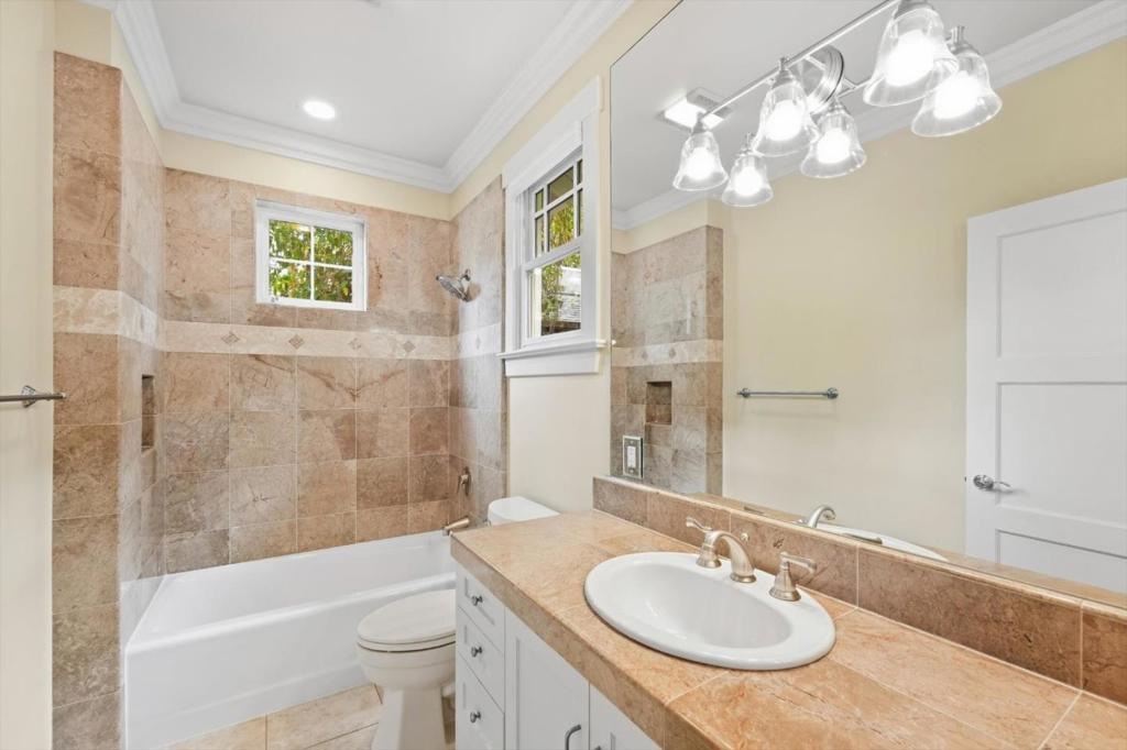 27 Cross Way Property Photo 16