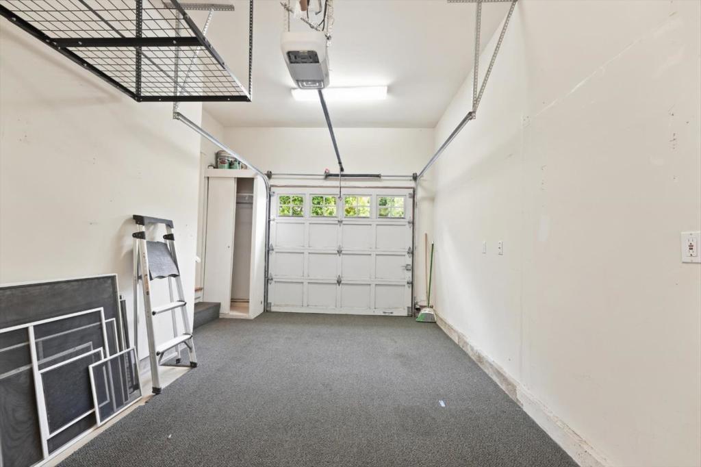 27 Cross Way Property Photo 24