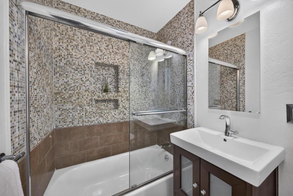 1216 Seville Drive Property Photo 34