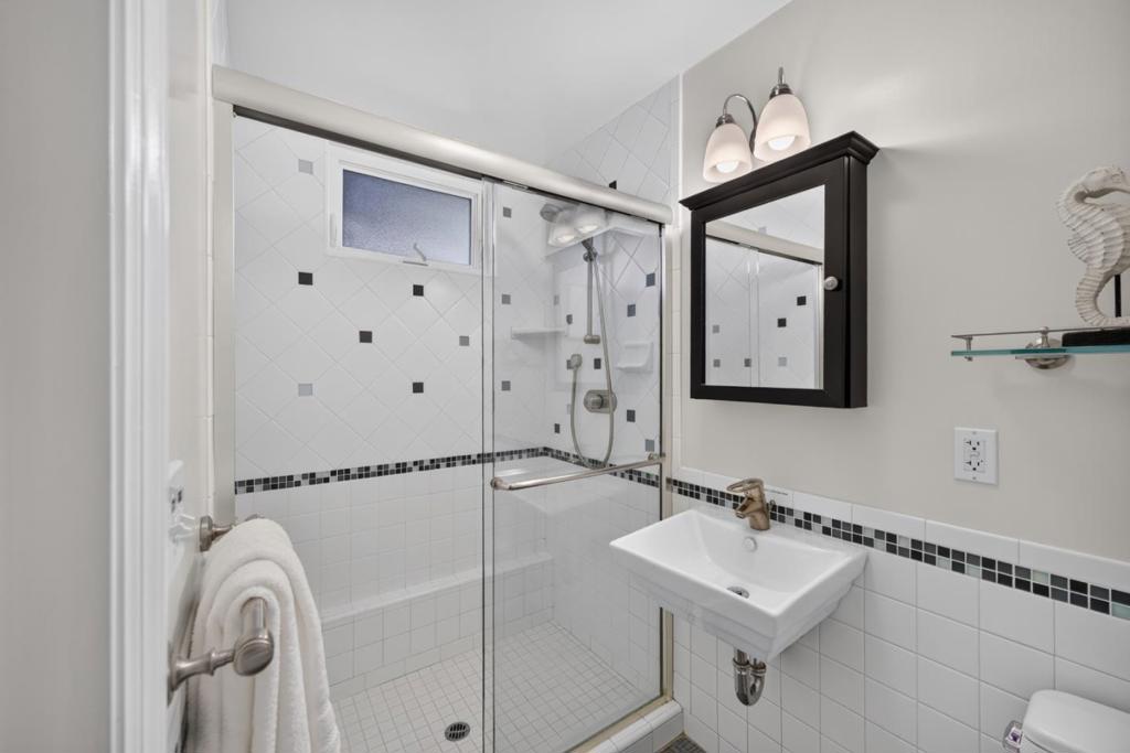 1216 Seville Drive Property Photo 39