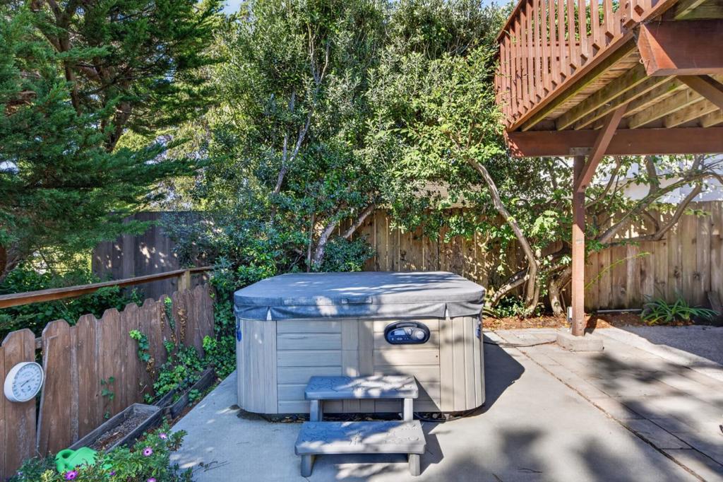 1216 Seville Drive Property Photo 45