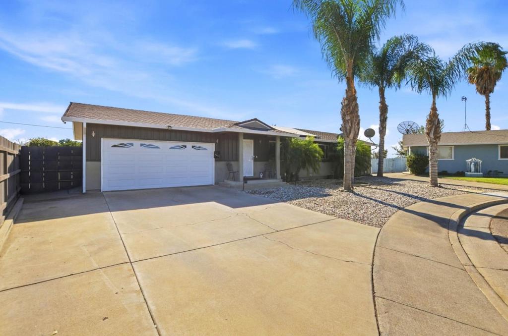 916 Sylvia Street Property Photo 2
