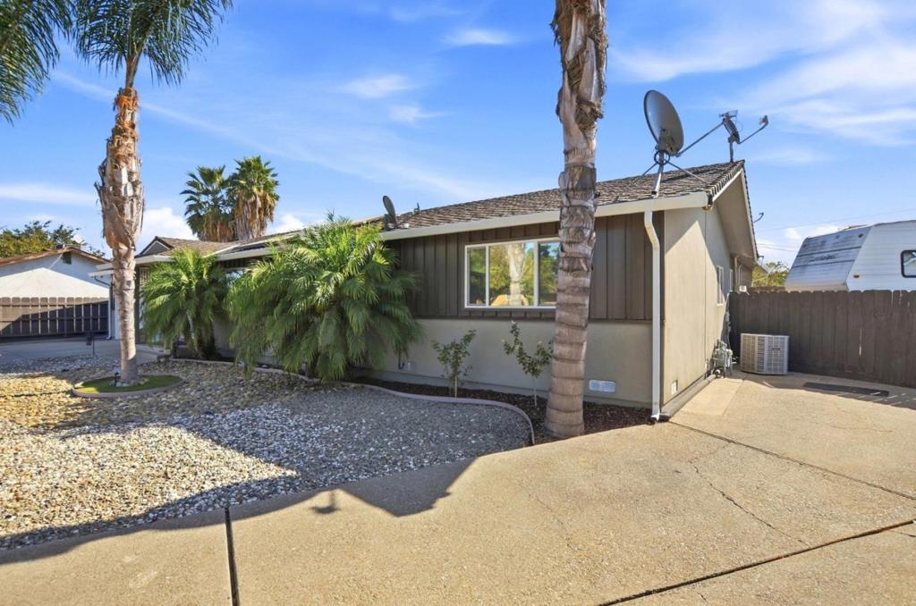 916 Sylvia Street Property Photo 3