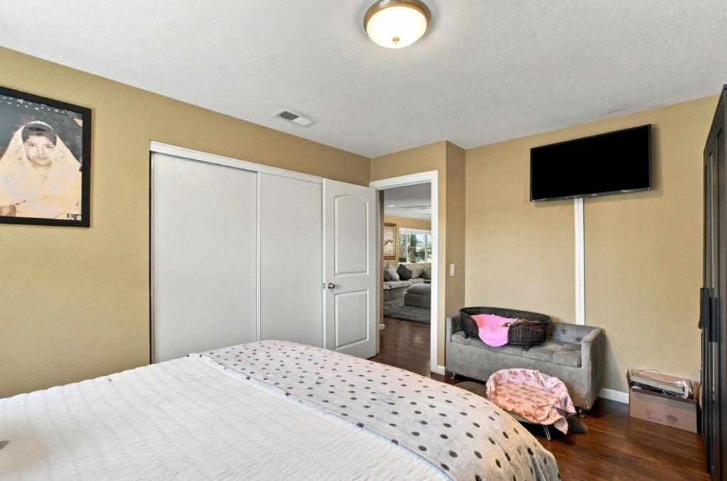 916 Sylvia Street Property Photo 13