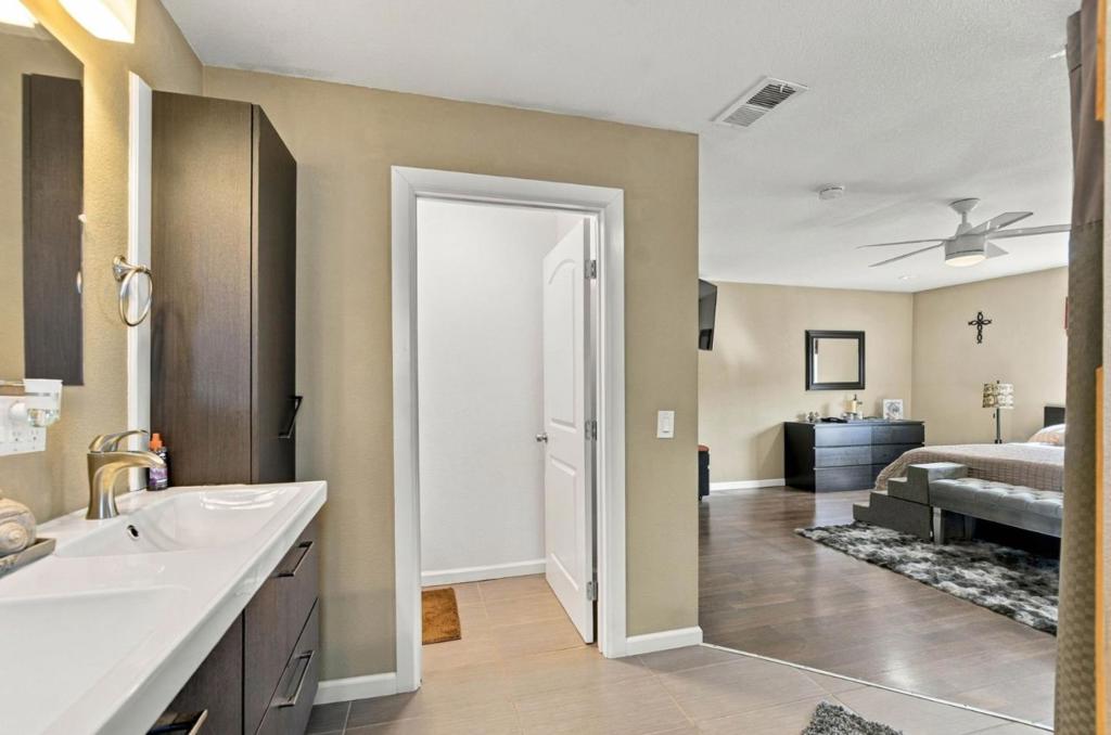 916 Sylvia Street Property Photo 20