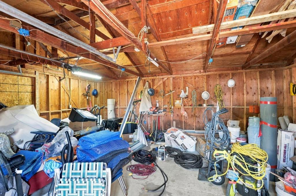 916 Sylvia Street Property Photo 22