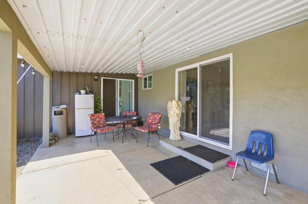916 Sylvia Street Property Photo 26