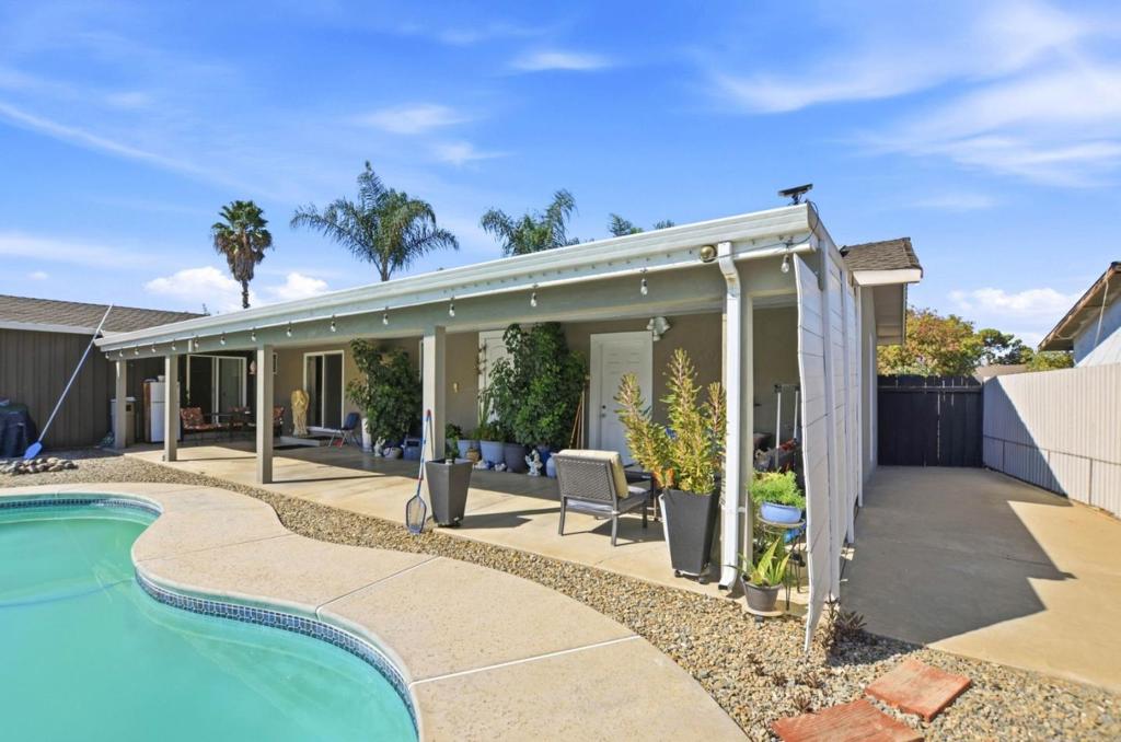 916 Sylvia Street Property Photo 31