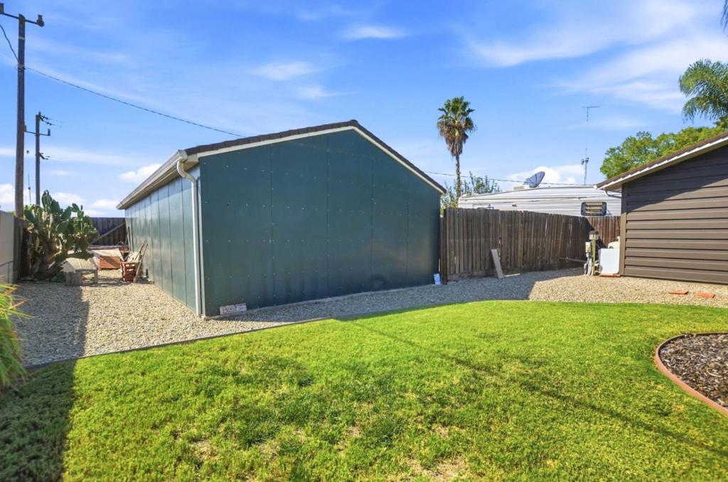 916 Sylvia Street Property Photo 36