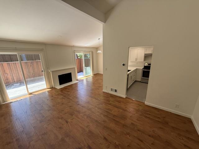 20268 Northwest Square Property Photo 2