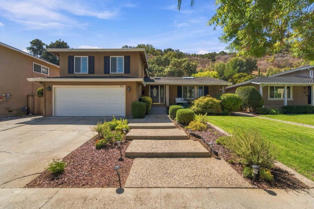 904 Foothill Drive Property Photo 6