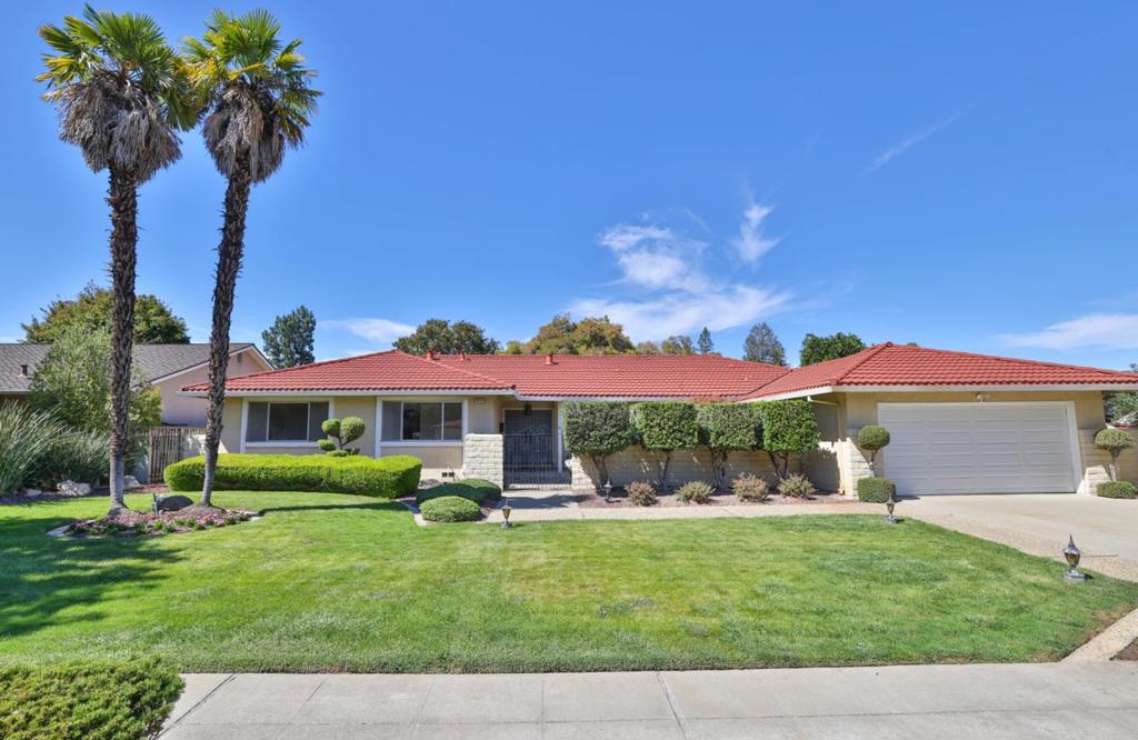 1437 Robsheal Drive Property Photo 1
