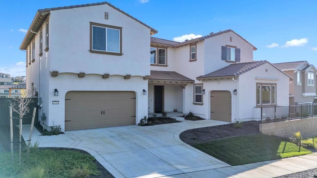 4785 Villa Verde Drive Property Photo 2