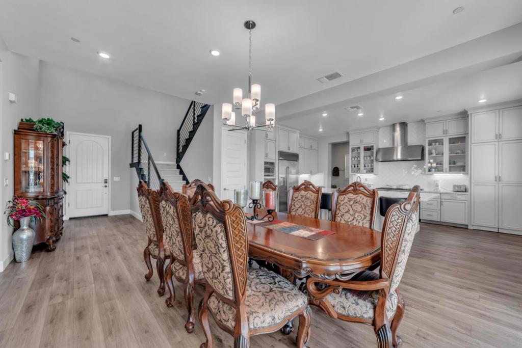 4785 Villa Verde Drive Property Photo 11