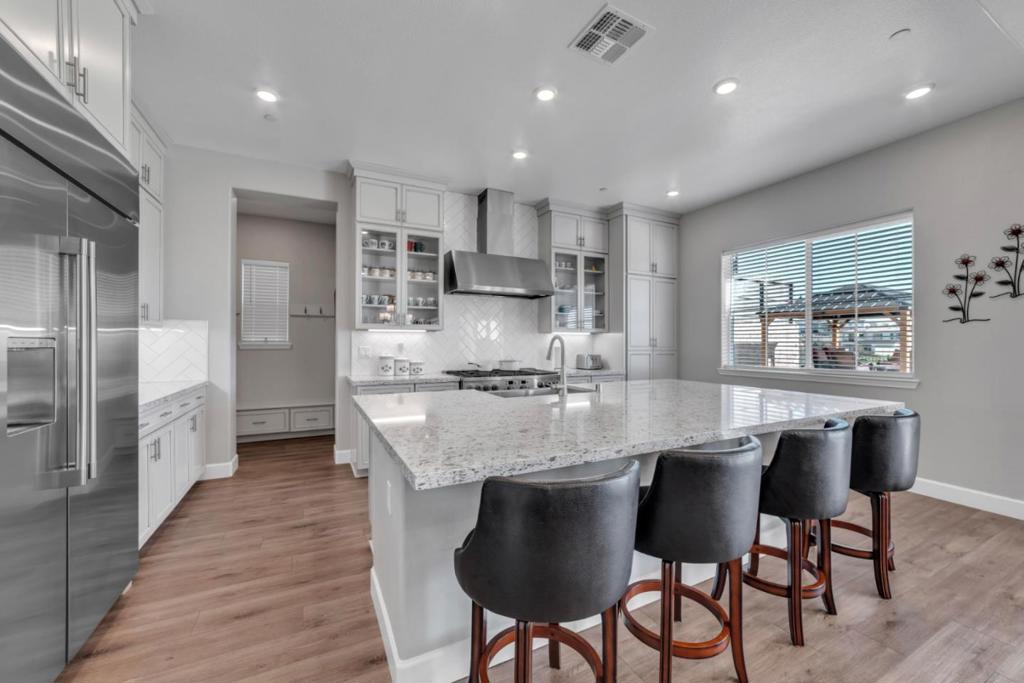 4785 Villa Verde Drive Property Photo 13