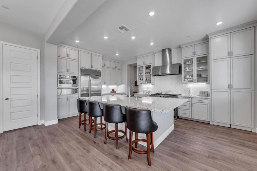 4785 Villa Verde Drive Property Photo 14