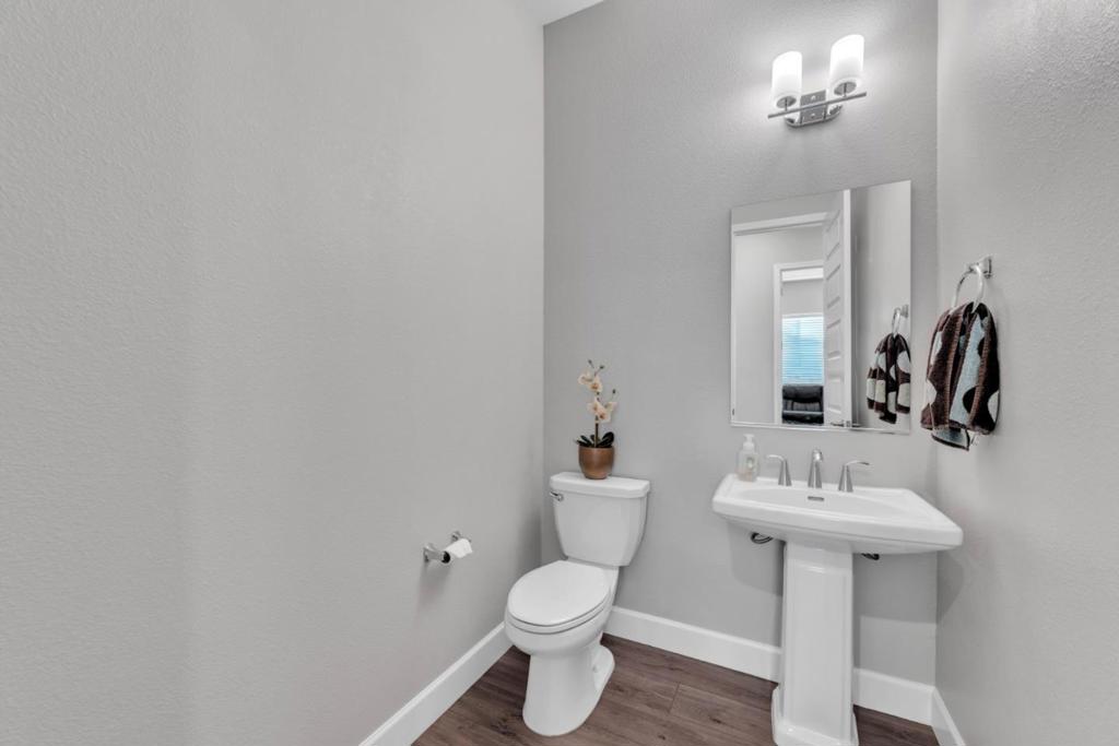4785 Villa Verde Drive Property Photo 25