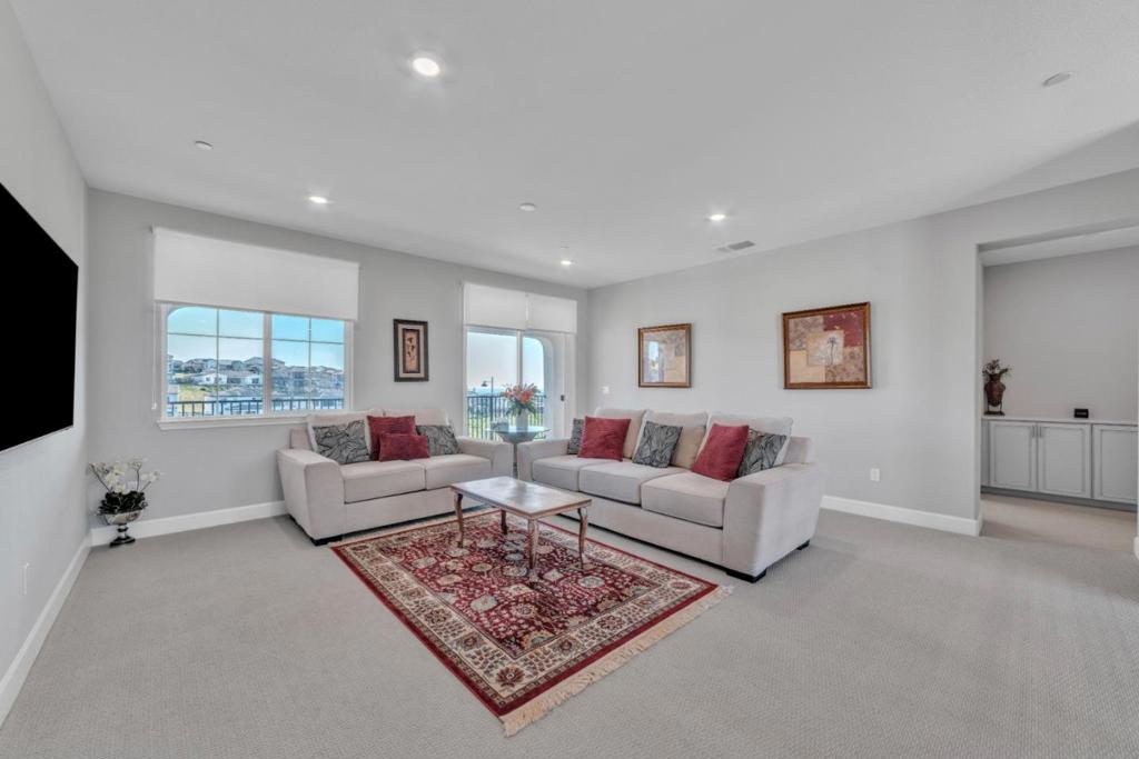 4785 Villa Verde Drive Property Photo 35