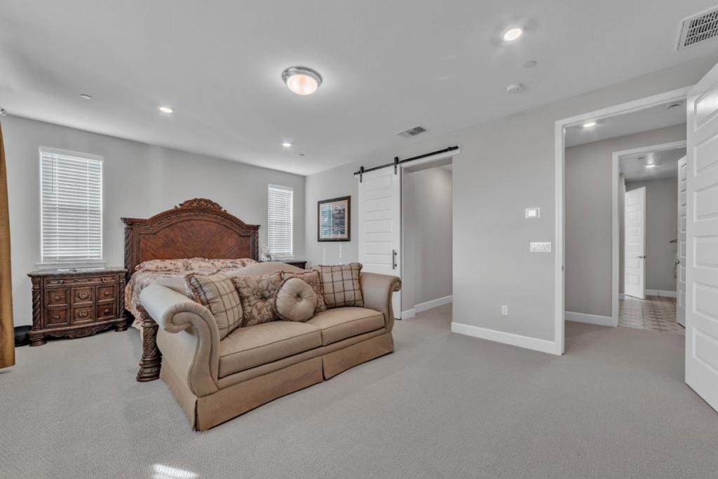 4785 Villa Verde Drive Property Photo 39