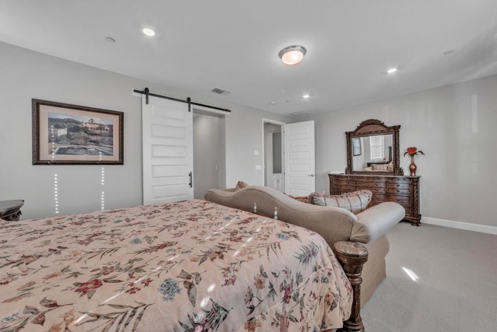 4785 Villa Verde Drive Property Photo 42