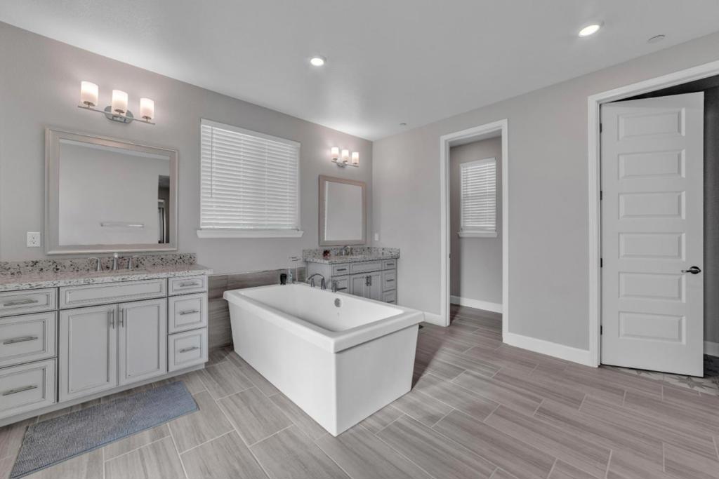 4785 Villa Verde Drive Property Photo 44