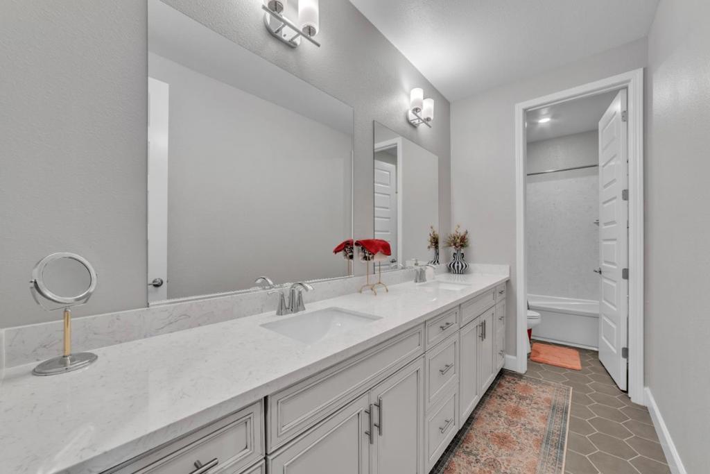 4785 Villa Verde Drive Property Photo 55