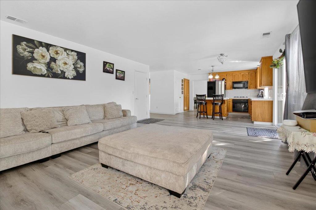 1911 Glarner Street Property Photo 10