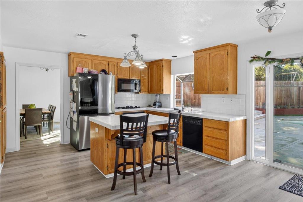 1911 Glarner Street Property Photo 13