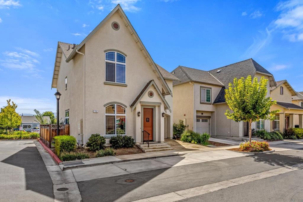 135 Springtime Circle Property Photo 2