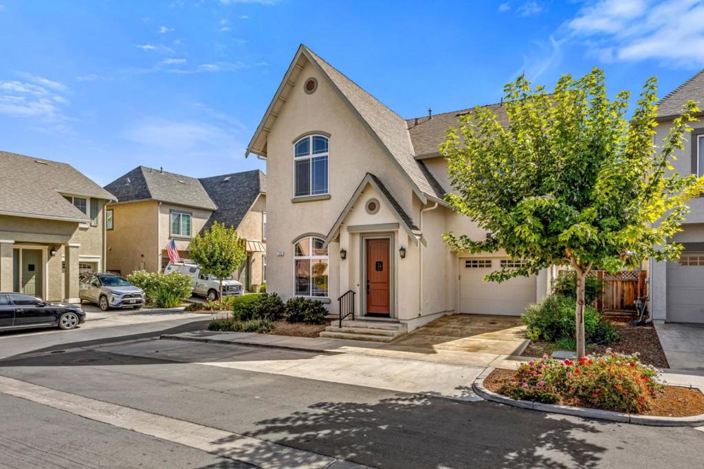 135 Springtime Circle Property Photo 3