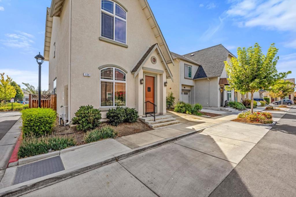 135 Springtime Circle Property Photo 5