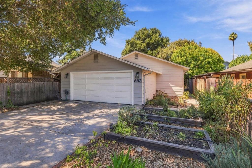 653 San Benito Avenue Property Photo 1