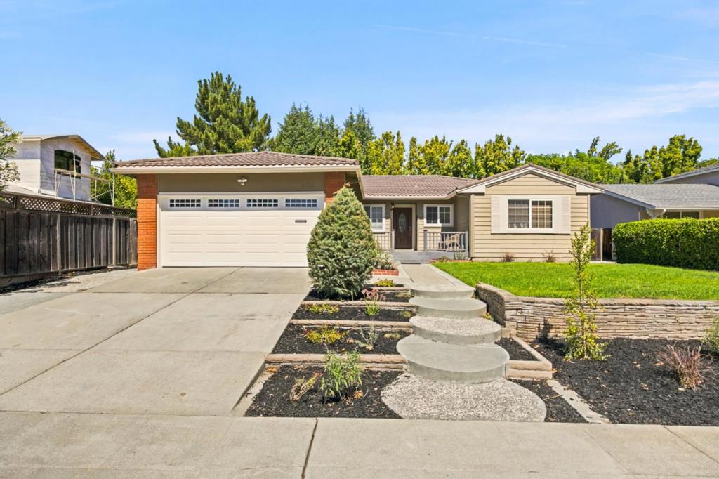 1005 Iris Avenue Property Photo 1