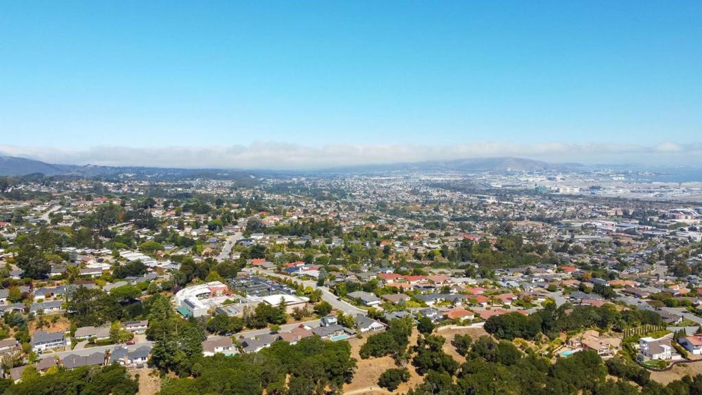 ML82061175 Property Photo 37