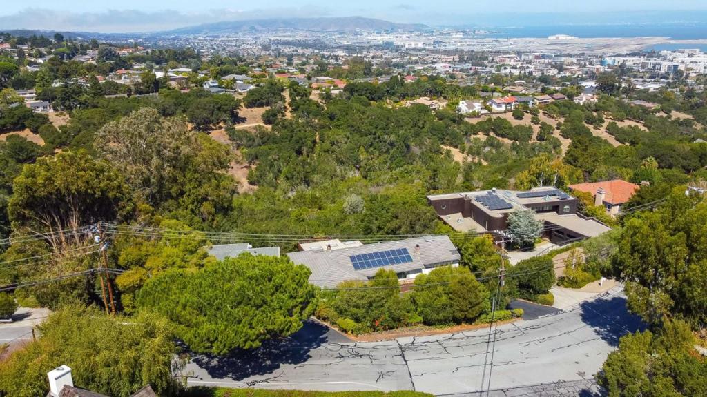 ML82061175 Property Photo 46