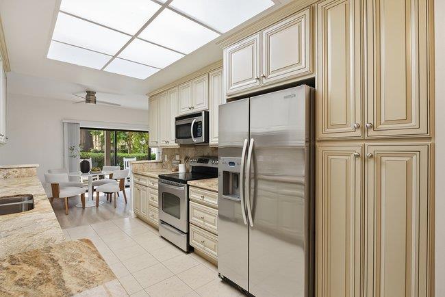 1286 Woodside Road Property Photo 12