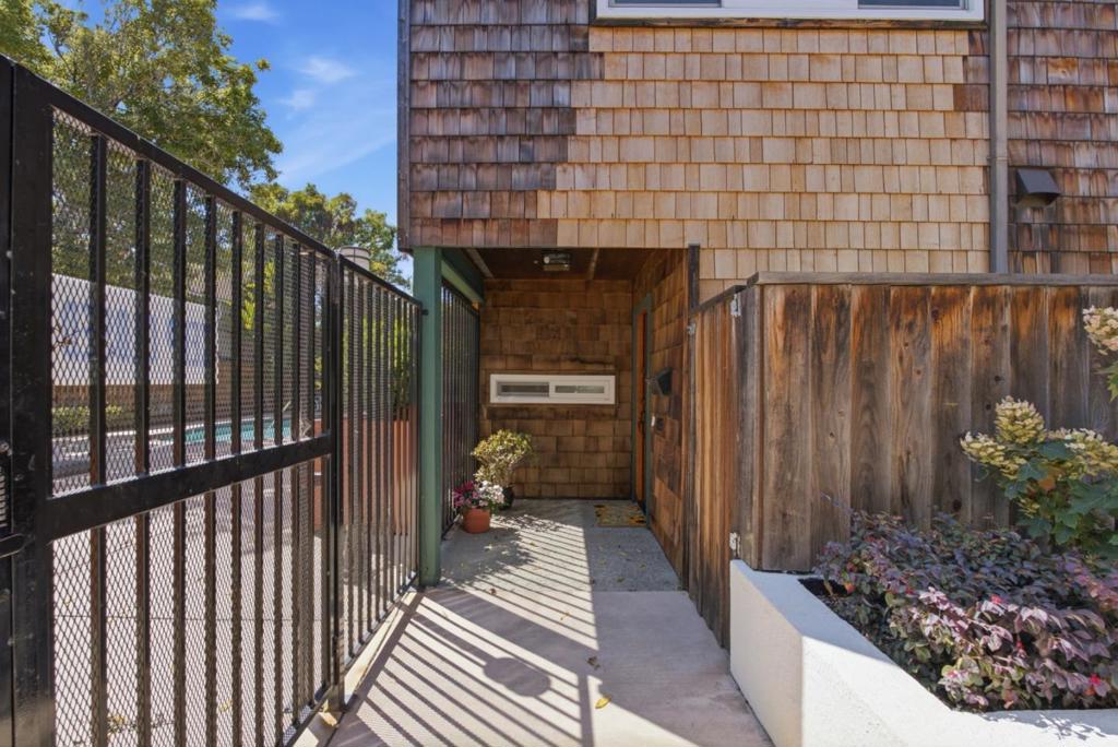633 Forest Avenue Property Photo 35