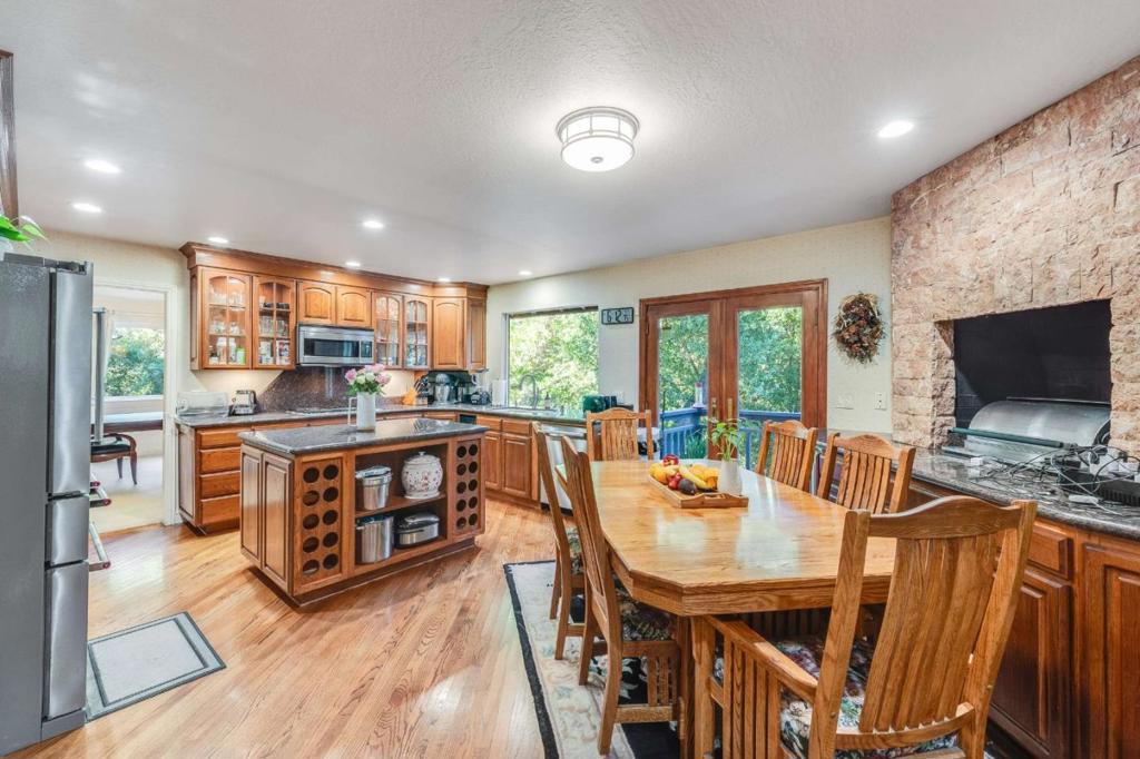 1180 Kilkare Road Property Photo 14